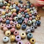 250 Perles bois effet métal pastel 6mm
