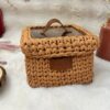 Ensemble boîte base fond, couvercle, poignée, label  à crocheter - 15X15cm