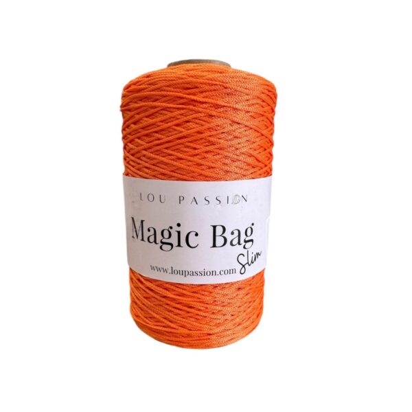 Pelote de fil Magic Bag Slim 100% polypropylène de couleur orange - idéal pour les sacs et accessoires au crochet.”