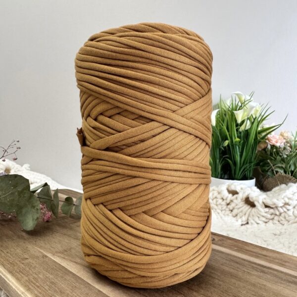Pelote de Trapilho Satin Stretch Camel – Fil souple, brillant et épais pour crochet et tricot