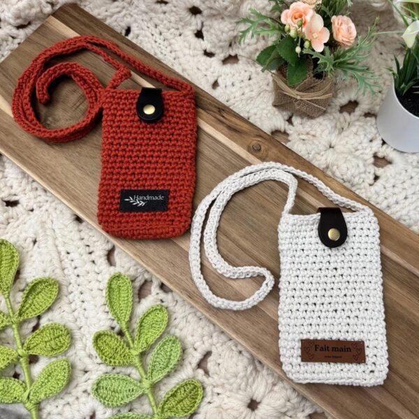 Pochette de téléphone au crochet en maille serrée – modèle débutant Lou Passion