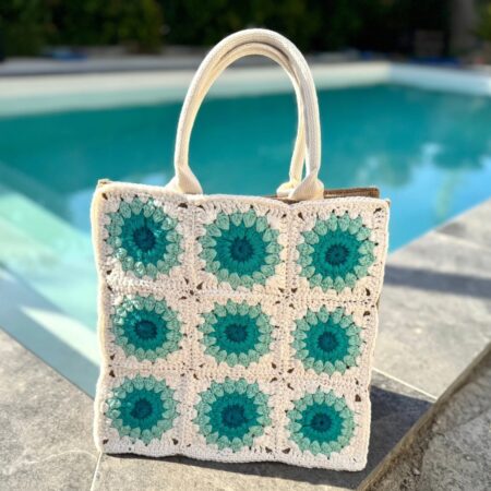 Tutoriel gratuit : sac cabas au crochet décoré de granny ronds – modèle facile en vidéo