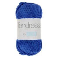 Pelote de laine chenille bleu roi Tendresse by Trimits — intense, douce et idéale pour le crochet et le tricot.