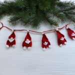 Kit guirlande de Noël au crochet – petits Pères Noël rouges et blancs