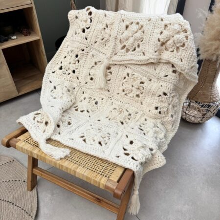 Kit complet Plaid Naya au crochet รฉcru Lou Passion et LesPtitesBouill