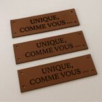 Étiquette simili cuir “Unique, comme vous” Lou Passion – label couture et crochet