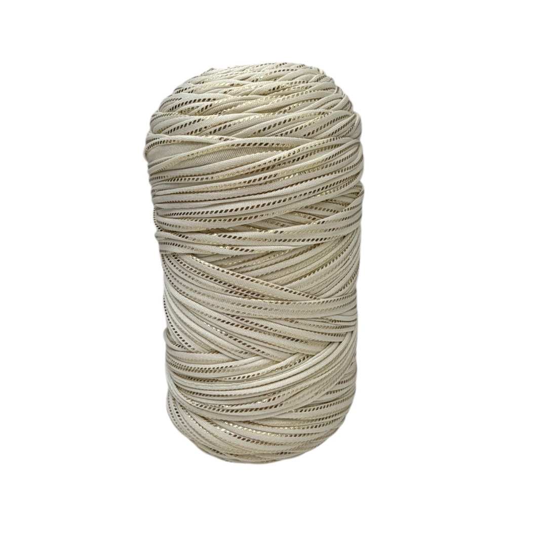 Trapilho Satin Stretch Créme et Or – 400 g / 105 m– Fil satiné souple et brillant pour crochet et tricot | Lou Passion
