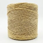 Bobine de fil Papyrus Paille 02 en raphia roulé 100% cellulose pour crochet 3 à 4 mm