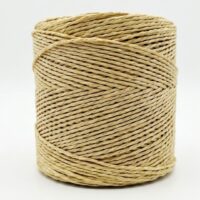 Bobine de fil Papyrus Paille 02 en raphia roulé 100% cellulose pour crochet 3 à 4 mm