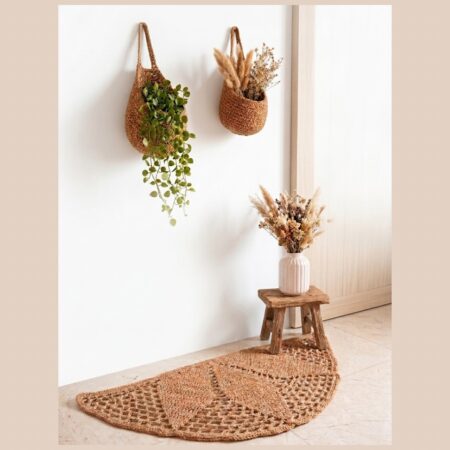 Kit crochet déco bohème en jute comprenant 2 panières suspendues et 1 tapis demi-lune ajouré