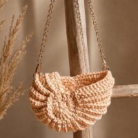 Kit crochet Coquillage couleur Nude Doré avec sac au crochet fait main et chaîne dorée