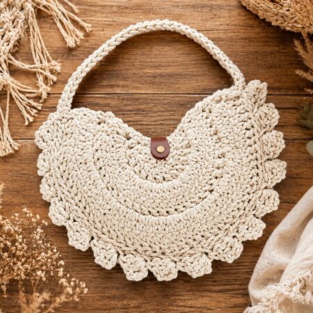 Kit Sac Luna Bohème au crochet en Cotton Air 2.5 écru avec tutoriel vidéo pas à pas, fermeture simili cuir et étiquette Fait Main.