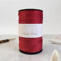 Bobine de fil Magic Bag carmin pour sac au crochet