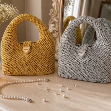 Sac Magic Star au crochet argenté et doré réalisés avec le fil Magic Star – Lou Passion