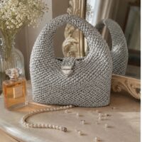 Sac Magic Star au crochet argenté réalisé avec le fil Magic Star – Lou Passion