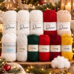 Kit CAL Mystère Novembre 2026 Lou Passion avec pelotes Dream, Tendresse et Aquarelle Coton dans un décor de Noël